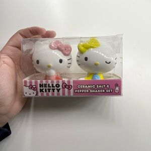 Hello Kitty Ceramic Salt & Pepper Shaker Set